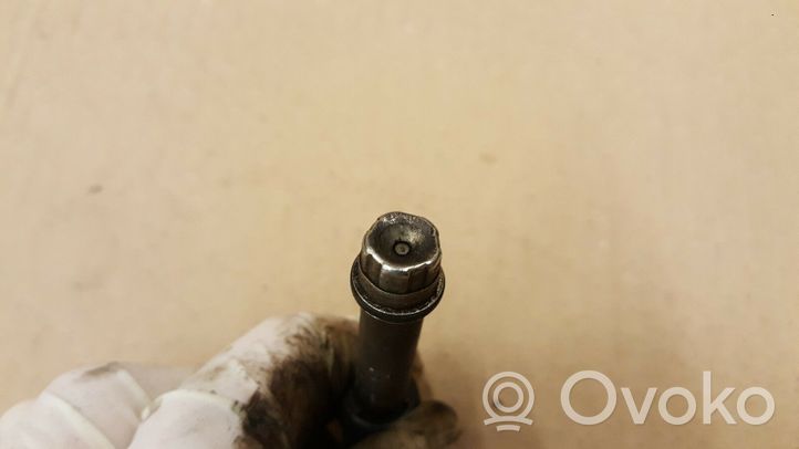 Volkswagen Golf II Fuel injector 035133551C