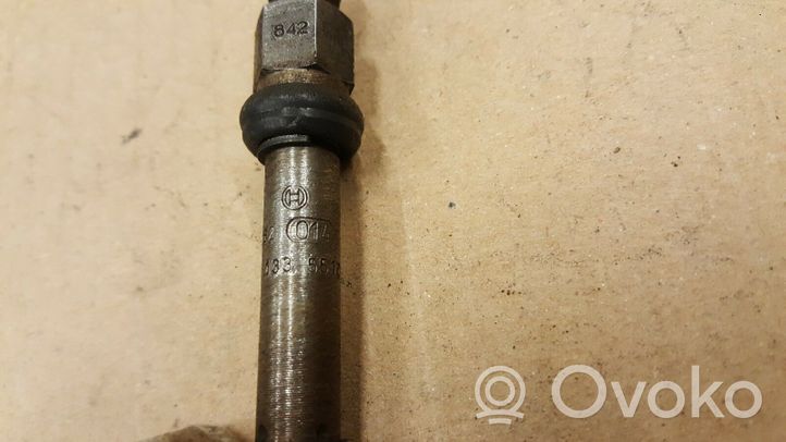 Volkswagen Golf II Fuel injector 035133551C