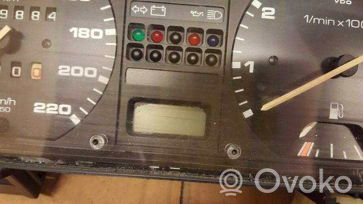 Volkswagen Jetta II Speedometer (instrument cluster) 191919033S