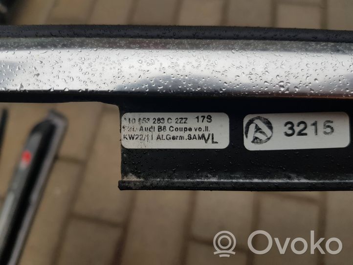 Audi A5 8T 8F Moulure de vitre de la porte avant 8T0853283C