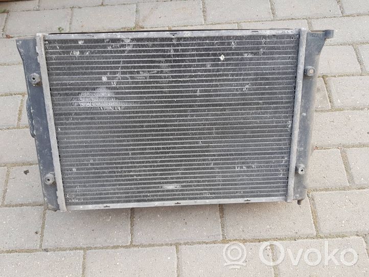 Volkswagen Corrado Radiateur de refroidissement 535121205A