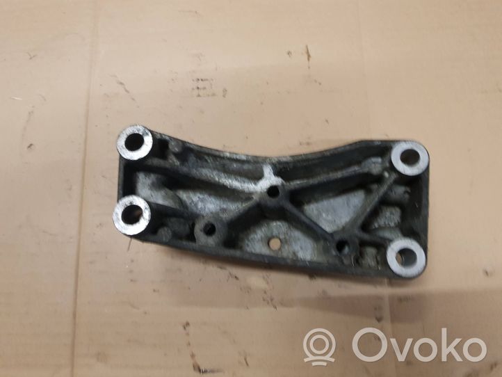 Audi A3 S3 A3 Sportback 8P Supporto di montaggio scatola del cambio 1K0199117