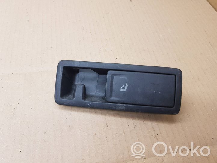 Volkswagen Golf VII Rączka / Dźwignia regulacji fotela tylnego 5G0885671E