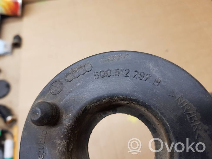 Volkswagen Golf VII Podkładka / Gniazdo sprężyny tylnej 5Q0512297B