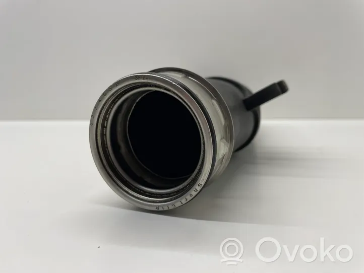 Volkswagen Jetta V Tube d'admission de tuyau de refroidisseur intermédiaire 1K0145838N