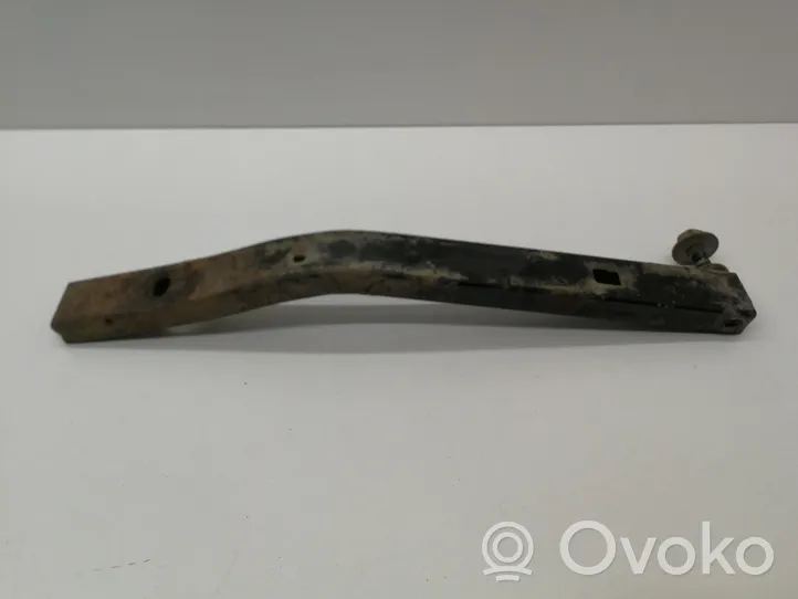 Audi A4 S4 B8 8K Staffa del pannello di supporto del radiatore 8K0805528A