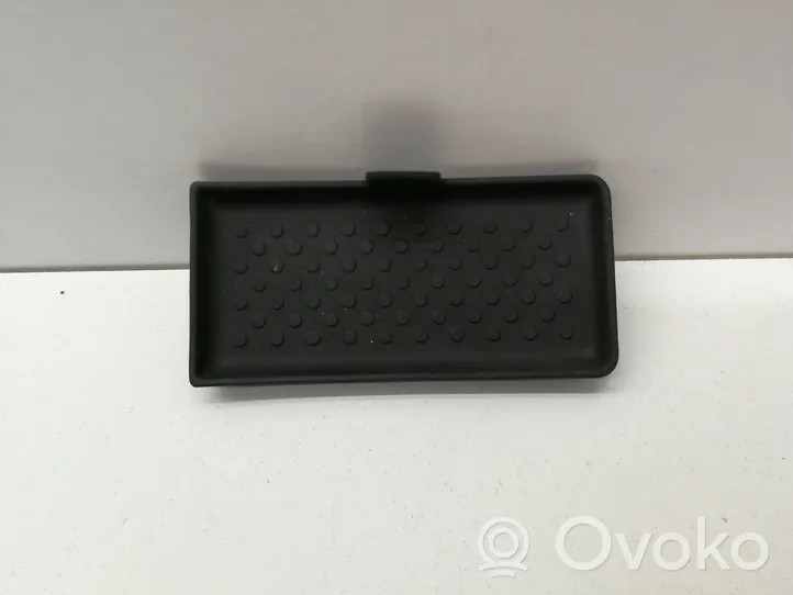 Volkswagen Golf VII Panelės stalčiuko/lentinėlės paklotėlis 5G0863135C