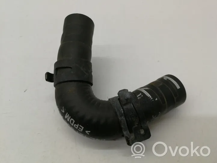 Volkswagen PASSAT B8 Tuyau de liquide de refroidissement moteur 04L121058AM