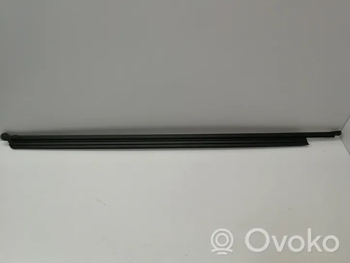 Volkswagen PASSAT B8 Takaoven kumitiiviste 3G9839479