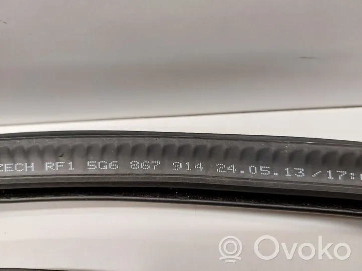 Volkswagen Golf VII Gumowa uszczelka drzwi tylnych 5G6867914