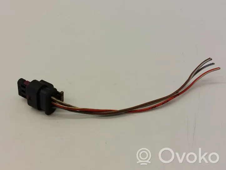 Volkswagen PASSAT B8 Otros cableados 4F0973703