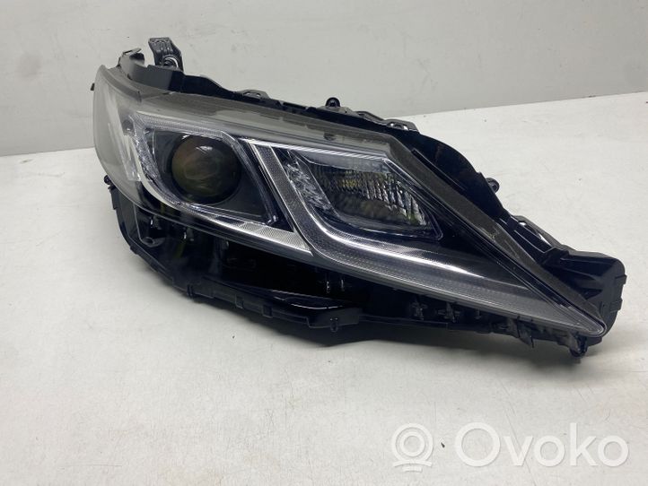 Toyota Camry VIII XV70  Headlight/headlamp 8111033A20