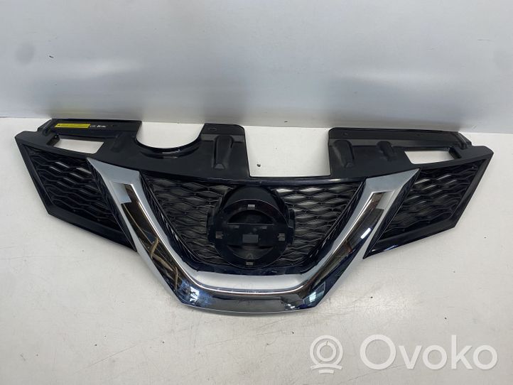 Nissan X-Trail T31 Grille calandre supérieure de pare-chocs avant 623104CE0B