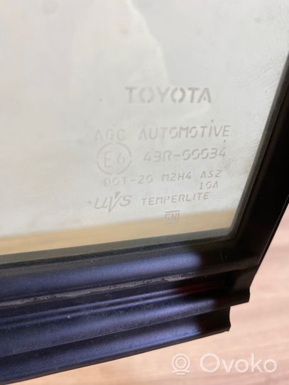 Toyota RAV 4 (XA50) Vetro del deflettore della portiera anteriore - quattro porte E643r00034