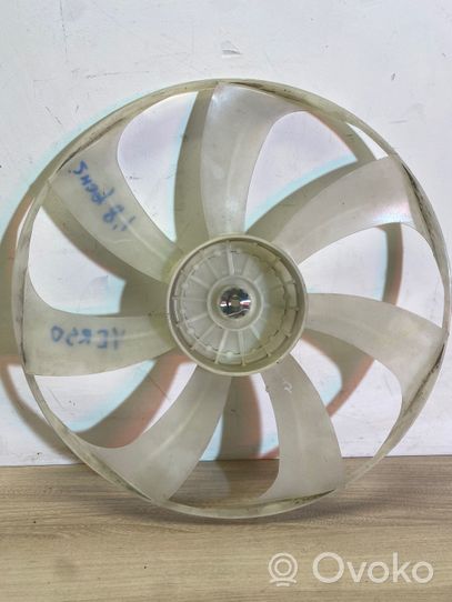 Toyota Corolla Verso AR10 Hélice moteur ventilateur 