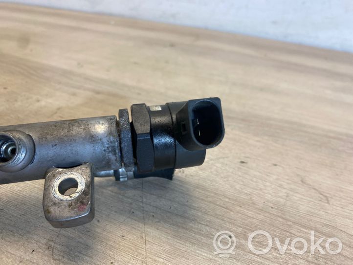 Mercedes-Benz A W169 Kraftstoffverteiler Einspritzleiste A64007012