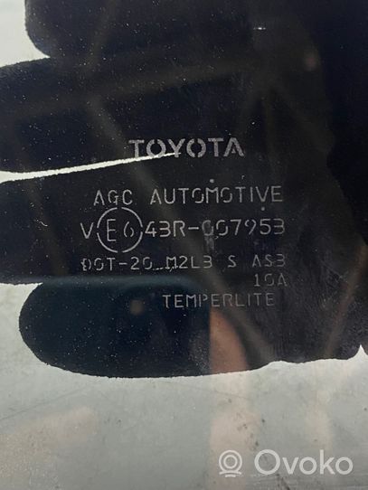 Toyota RAV 4 (XA40) Takakulmaikkunan ikkunalasi E643r007953