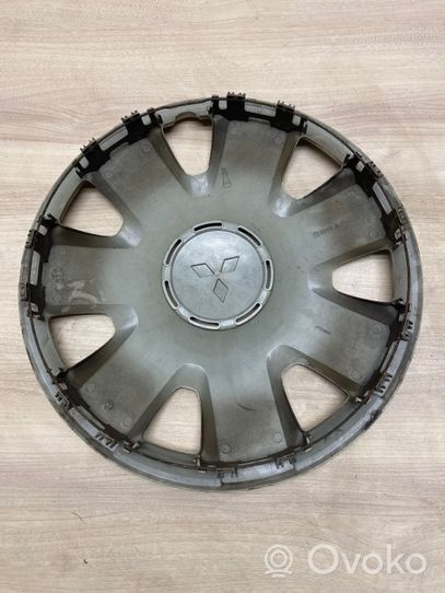 Mitsubishi Outlander R16 wheel hub/cap/trim 