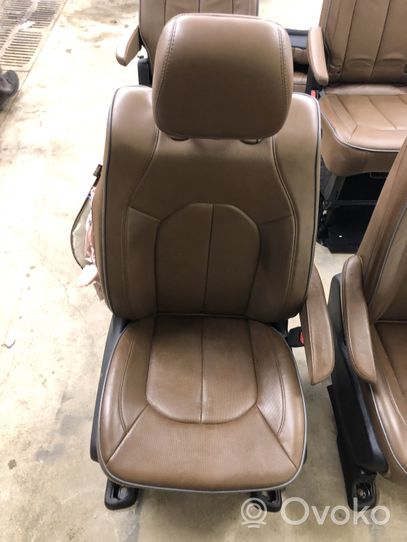 Chrysler Pacifica Set interni 