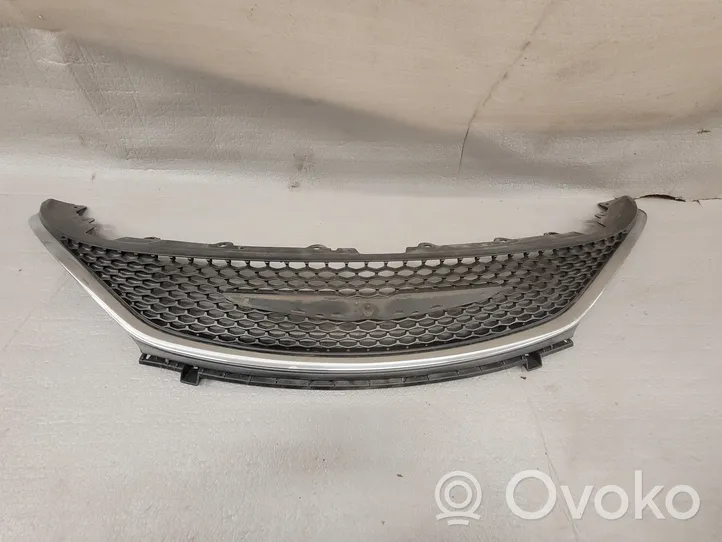 Chrysler Pacifica Etupuskurin ylempi jäähdytinsäleikkö 68228996AB