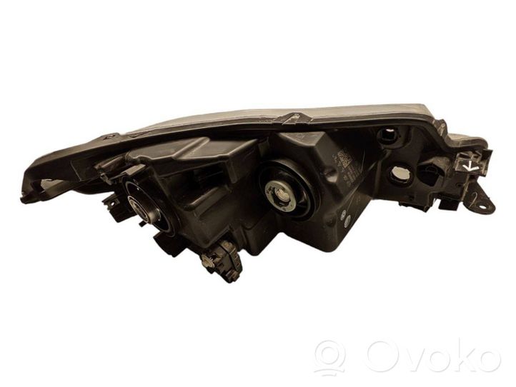 Suzuki Vitara (LY) Lampa przednia 10018097