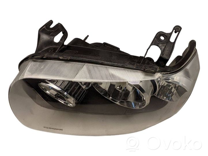 Ford Escape I Lampa przednia 5L8Z13008C