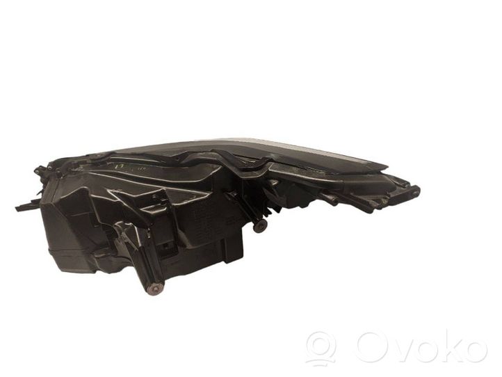 Lexus RX 330 - 350 - 400H Lampa przednia 811500E290