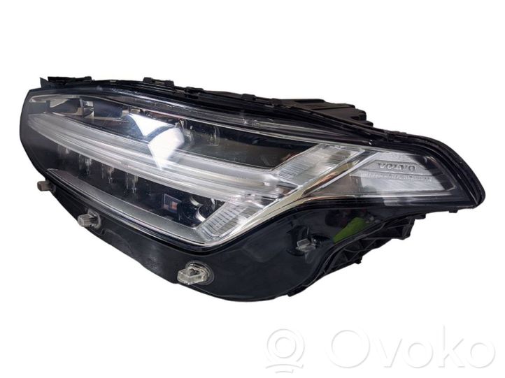 31446880 Volvo XC90 Headlight/headlamp, 271.16 € | RRR 