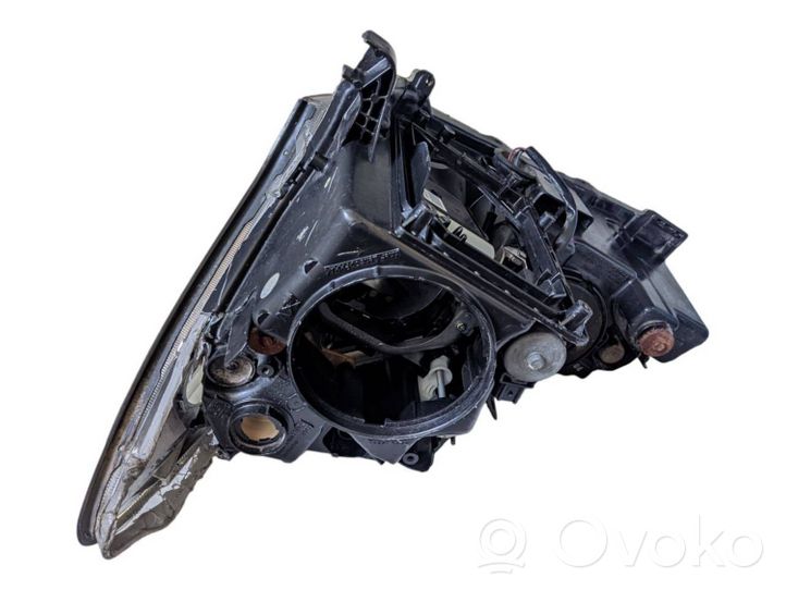 Lexus RX 330 - 350 - 400H Lampa przednia 8115048190