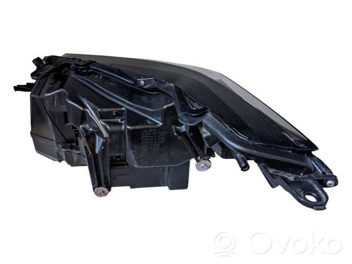 Lexus RX 330 - 350 - 400H Lampa przednia 811500E290