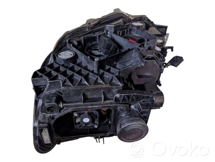 Volkswagen PASSAT B8 Lampa przednia 3G1941082C