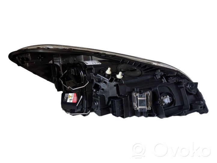 Volvo C70 Передняя фара LE08A6183