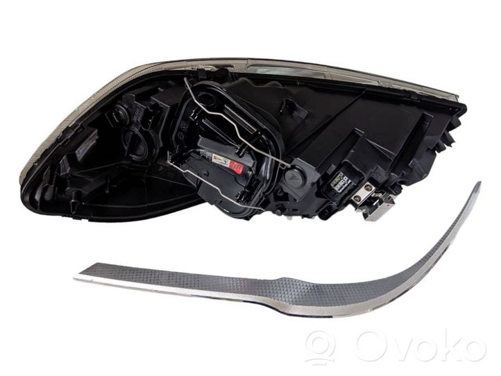 Volvo C70 Lampa przednia LE08A6183