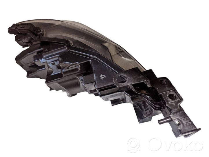 Mazda 6 Lampa przednia 10065041