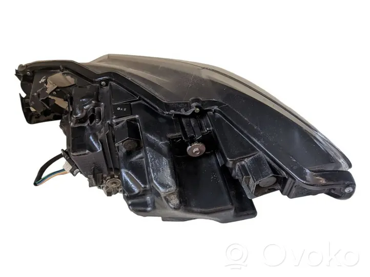 Mazda 6 Lampa przednia 10065041