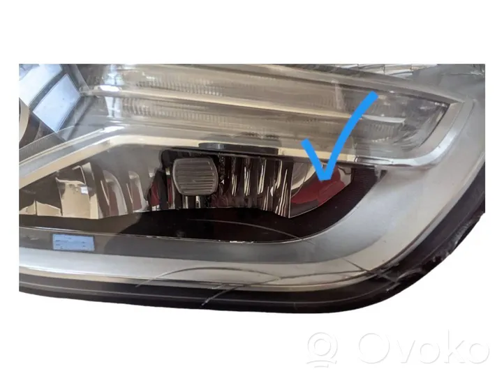 Audi Q3 8U Lampa przednia 8U0941006C