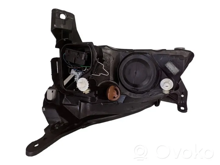 Opel Tigra B Lampa przednia 89311089