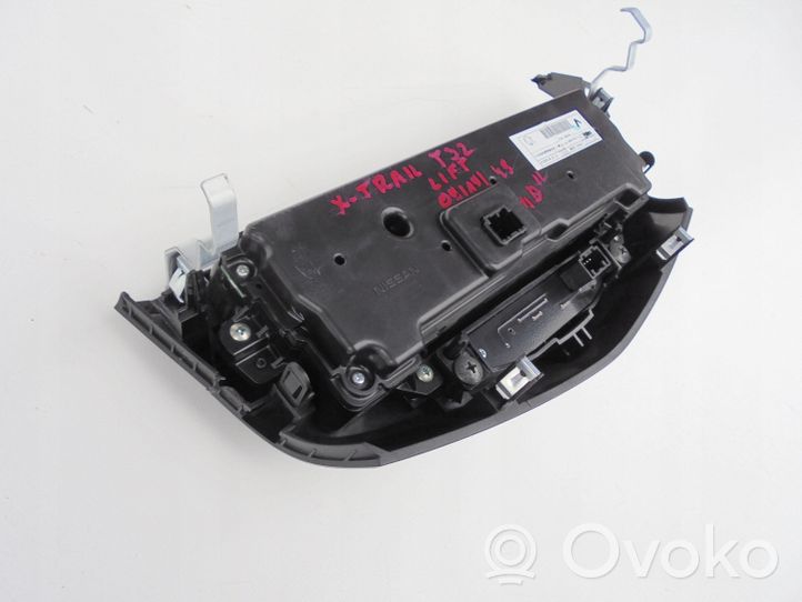 Nissan X-Trail T32 Panel klimatyzacji 275004EA0A