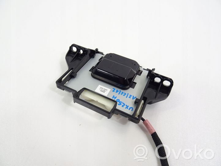 Lexus UX GPS-pystyantenni 8686078010C