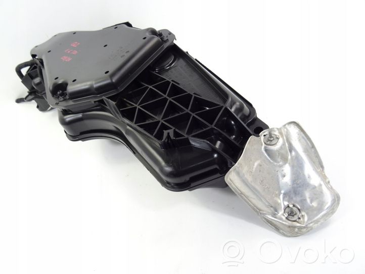 Audi Q2 - Serbatoio vaschetta liquido AdBlue 5Q0131877R