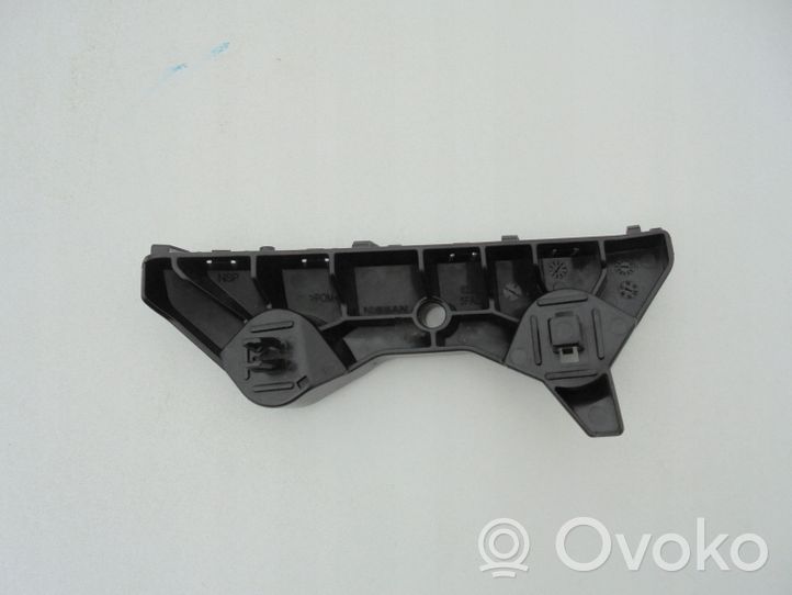 Nissan Micra K14 Staffa di rinforzo montaggio del paraurti anteriore 622245FA0A