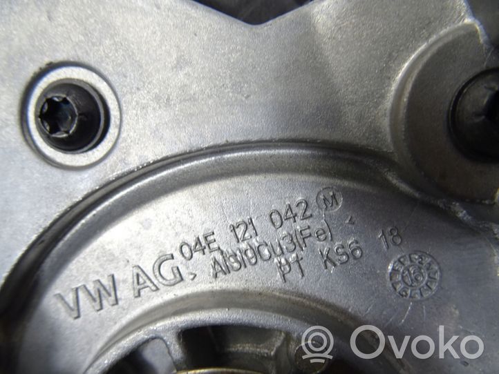 Audi A3 S3 8V Vesipumppu 04E121042M