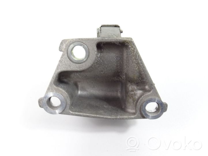 Nissan Juke II F16 Staffa del cuscinetto di supporto dell’albero di trasmissione 397743238R