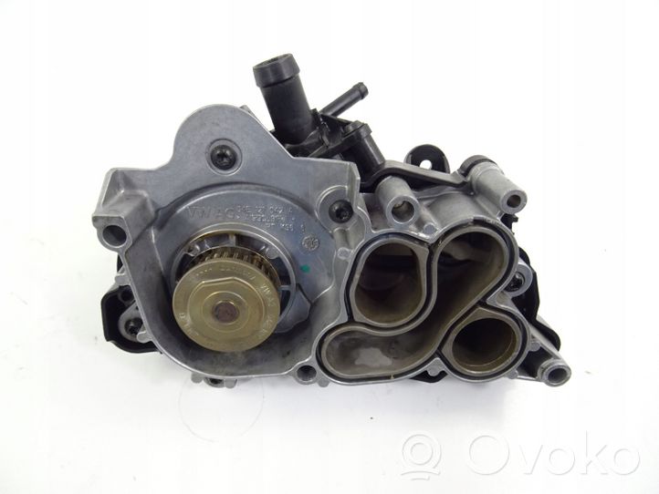 Audi A3 S3 8V Vesipumppu 04E121121E