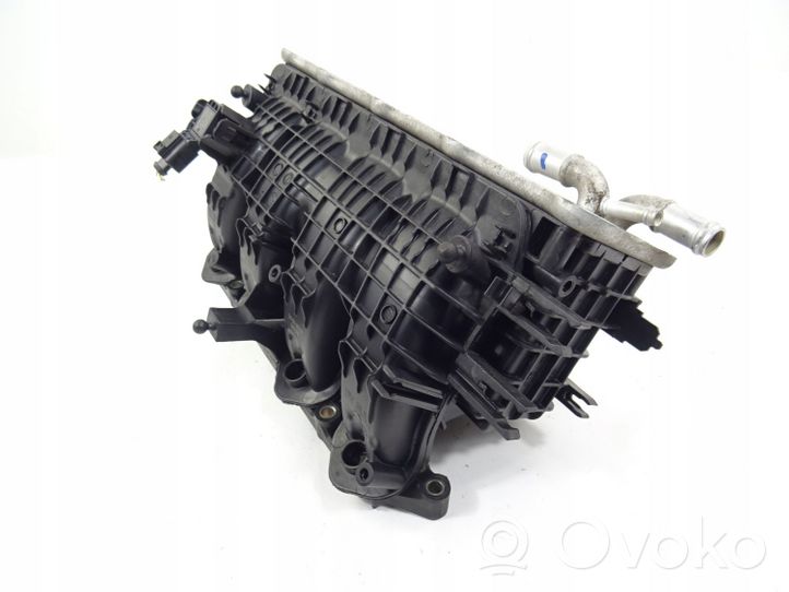 Volkswagen Caddy Intake manifold 04E129711P