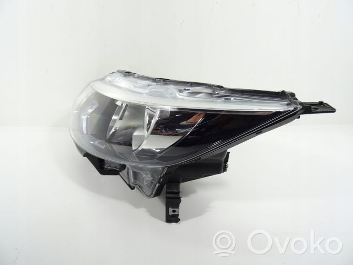 Nissan Qashqai Lampa przednia 10018013