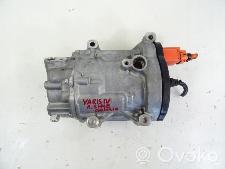 Toyota Yaris XP210 Ilmastointilaitteen kompressorin pumppu (A/C) 042400-0740