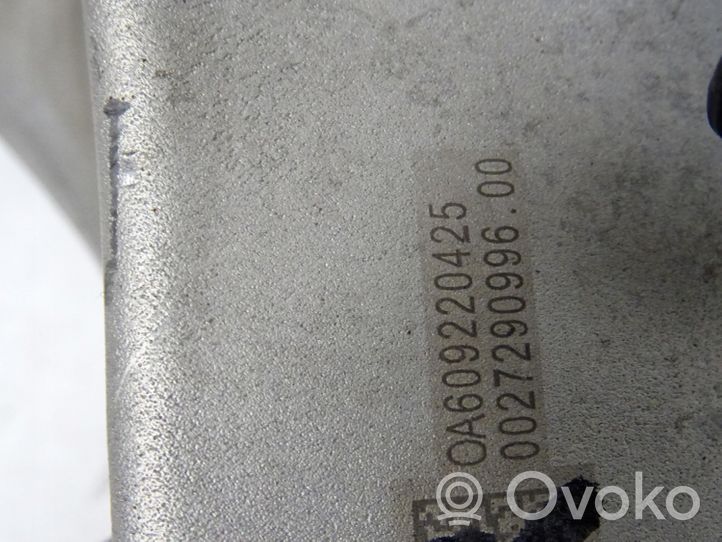 Nissan Qashqai J12 Zwrotnica koła przedniego 543036UA1B 6UA0H