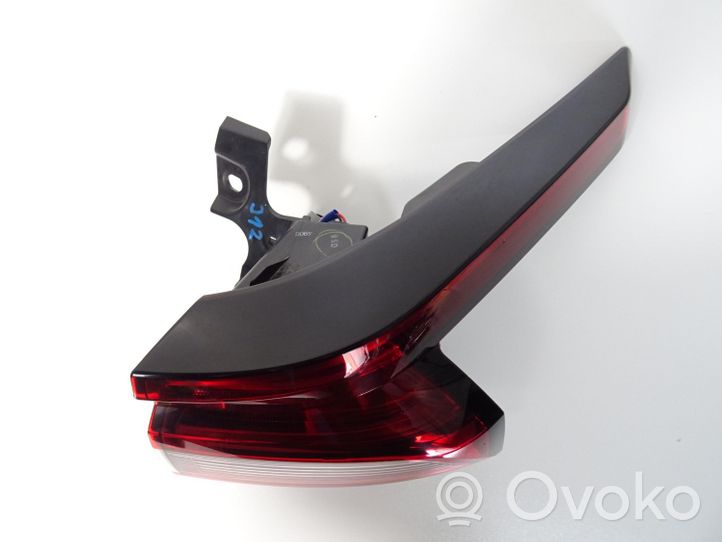 Nissan Qashqai J12 Lampy tylnej klapy bagażnika 