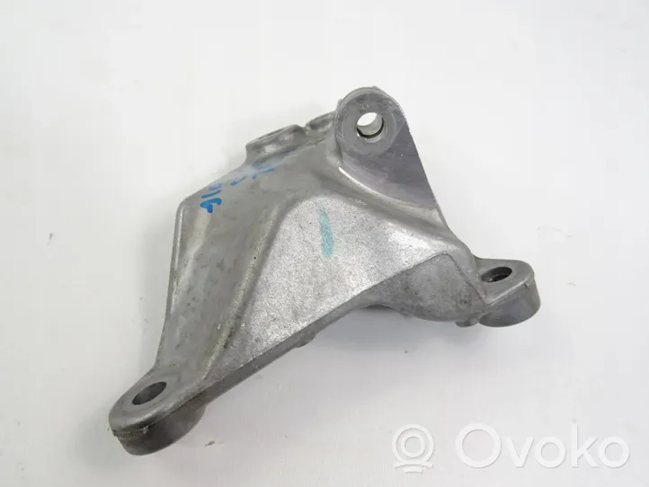 Nissan Qashqai J12 Support de générateur / alternateur 117107507R